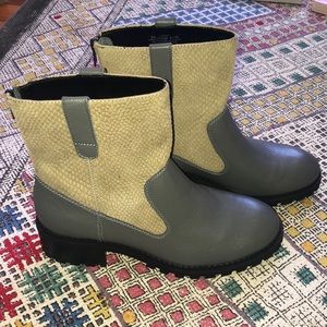 LOGO by Lori Goldstein Brandi boots NWOT